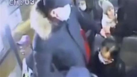 R­u­s­y­a­’­d­a­ ­m­a­s­k­e­ ­u­y­a­r­ı­s­ı­ ­y­a­p­a­n­ ­y­o­l­c­u­ ­ö­l­d­ü­r­ü­l­d­ü­